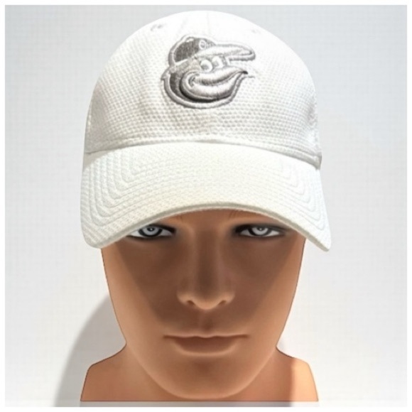 New Era 39Thirty Men’s Baltimore Orioles Hat. White, Silver. Small/Medium - Picture 1 of 7